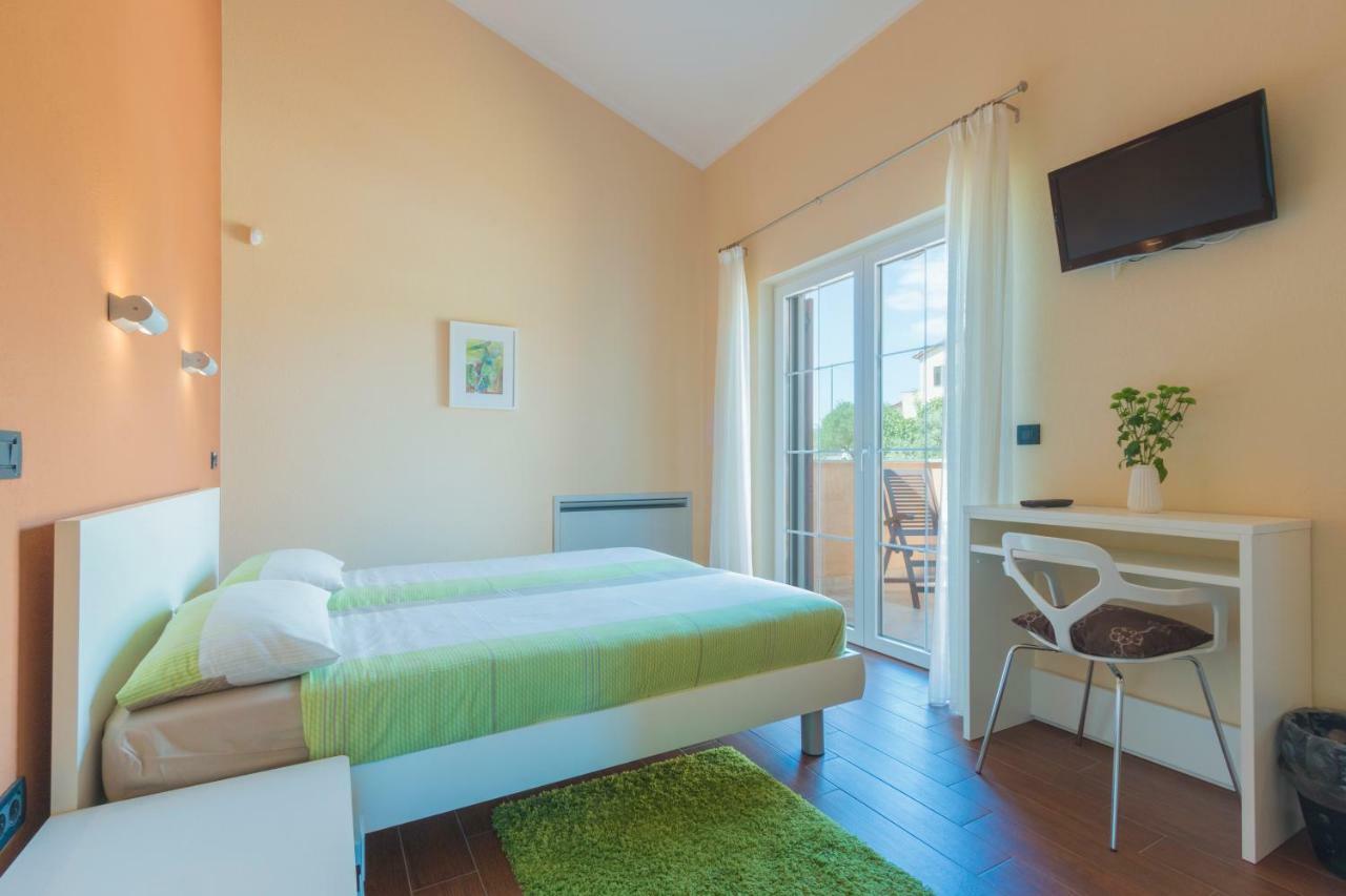 Villa Suprema Pomer Bagian luar foto