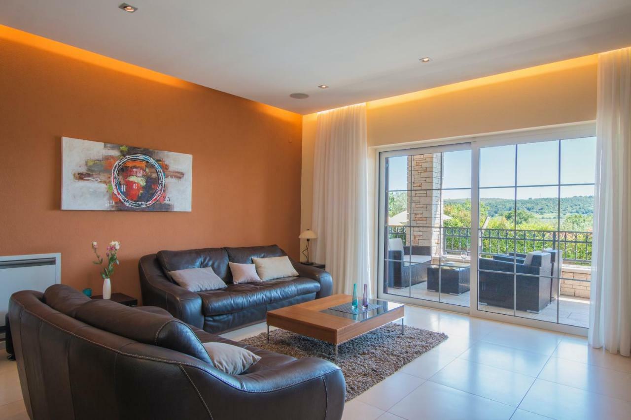 Villa Suprema Pomer Bagian luar foto